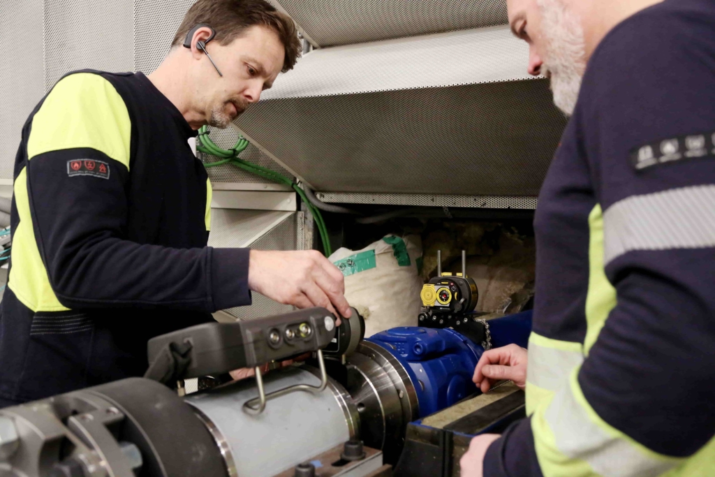 Kardan axeluppriktnings service.