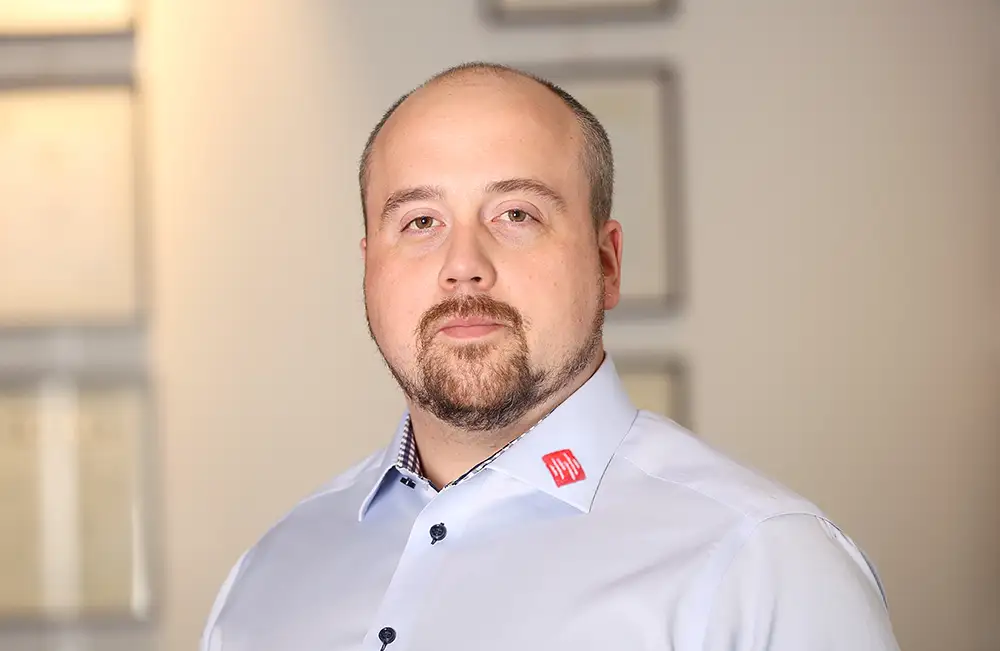 Patrik Persson Applikations ingenjör.